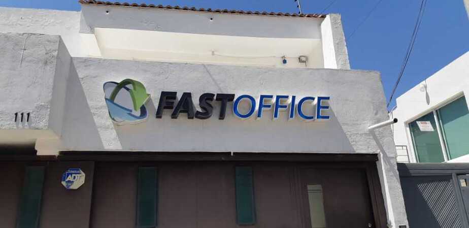 Fachada fastOffice León